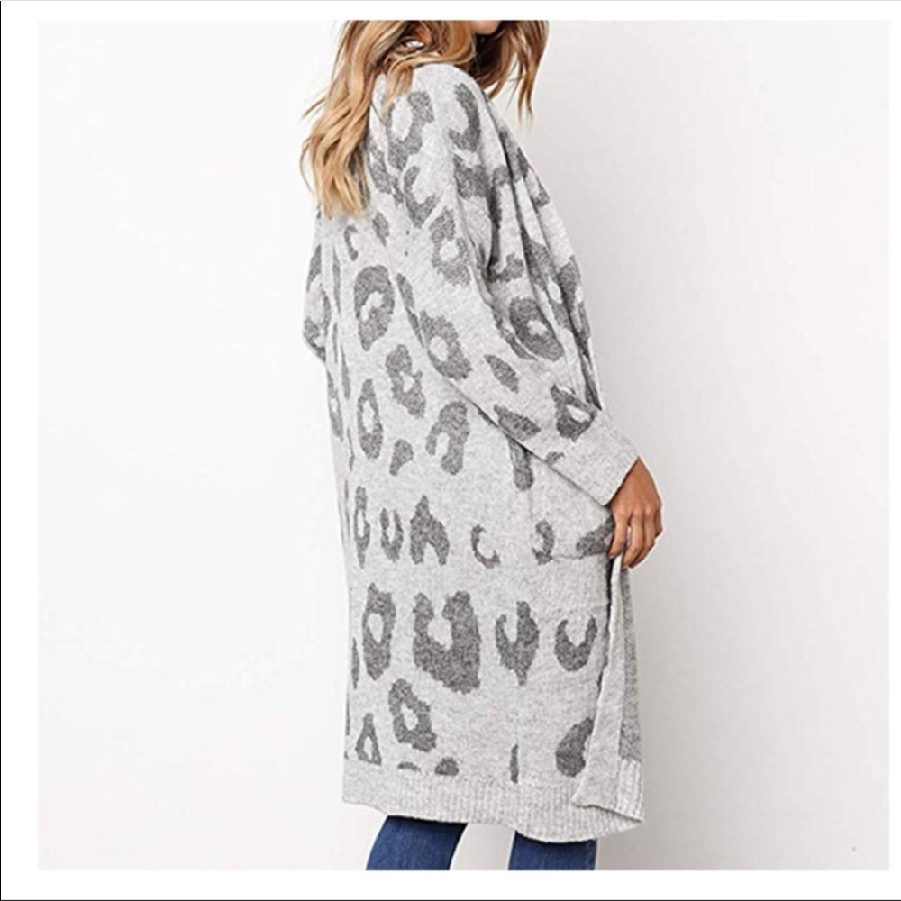 Long Open-Front Gray Leopard Print Cardigan Sweater - Picture 4 of 6